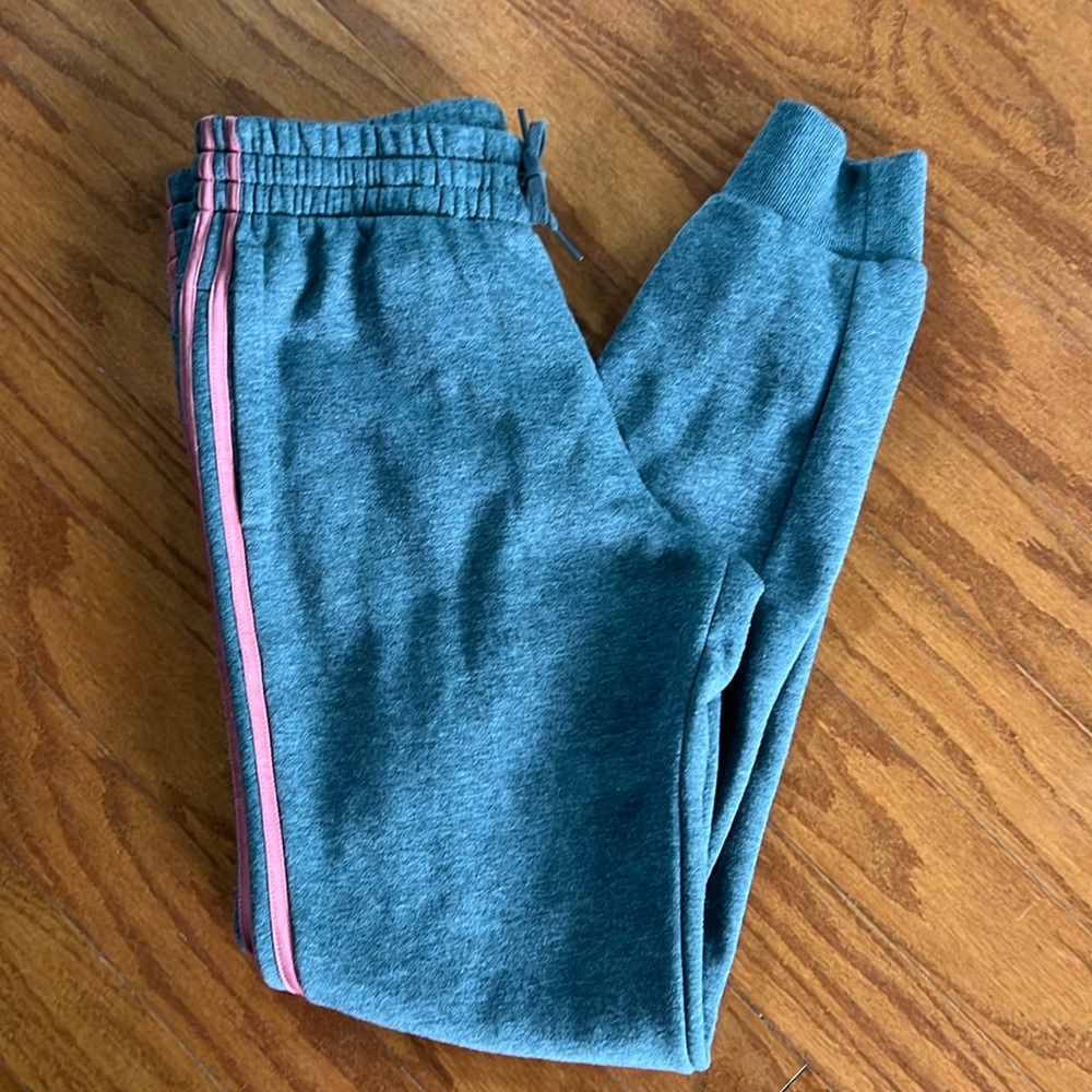 Adidas joggers size medium